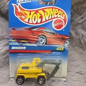 Vintage Mattel Hot Wheels Yellow Digger Toy Car Heavy Machinery Collector #643